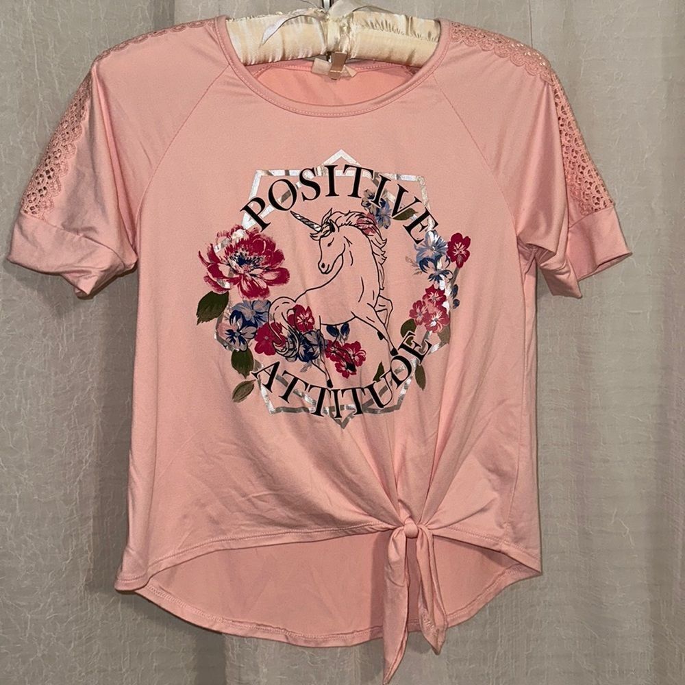 Self Esteem L Blush Pink Floral Crochet Tie at Waist High Low Short Sleeve Tee